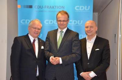 Dr. Rainer Gerding (links) und Peter Kopf (rechts) vom Wirtschaftsrat Brandenburg zu Gesprchen in der Fraktion am Mittwoch, den 22.01.2014.
